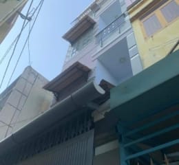 Hẻm 3- 6m cách mặt tiền 65 m Nguyễn Thành Hiến phường 18 Quận 4