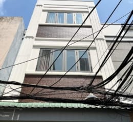 Hẻm ngang 3m cách MT 80 m nhà đúc mới   4 tầng có 100 triệu m2 quận 4