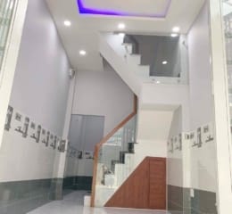 Hẻm cách MT Khánh Hội 25 m nhà mới đúc bê tông 3T có 139 triệu m quận 4