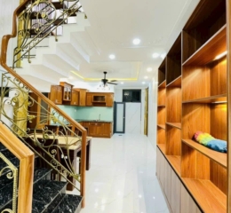 Ngộp Lắm, Bán Nhà MT Linh Chiểu, Thủ Đức, DT 120M, Cách Chợ Thủ Đức 200M, Giá 8 Tỷ