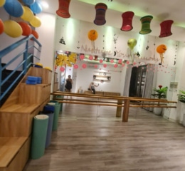 Bán biệt thự 3 tầng  ( 8.5mx17.5m, Tây Nam ) đường 64 , Phường Thảo Điền, Tp.Thủ Đức