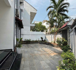 Cho thuê biệt thự 3 lầu 6PN đường 33 Bình An Q2, full nội thất, biệt thự đẹp - 0989373766